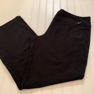Nike Dri Fit Black Stretch Capris